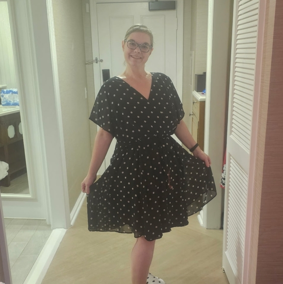 Meet your Posher, Jennifer - Picture 2 of 2